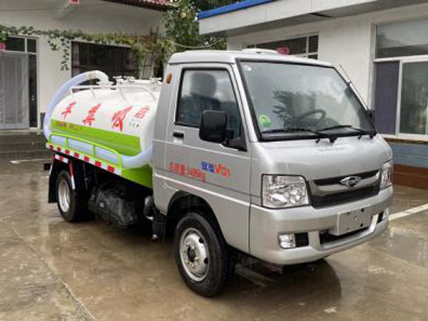 福田2.05立方吸粪车