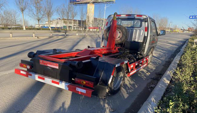 福田汽油YTH5030ZXX6BJ车厢可卸式垃圾车