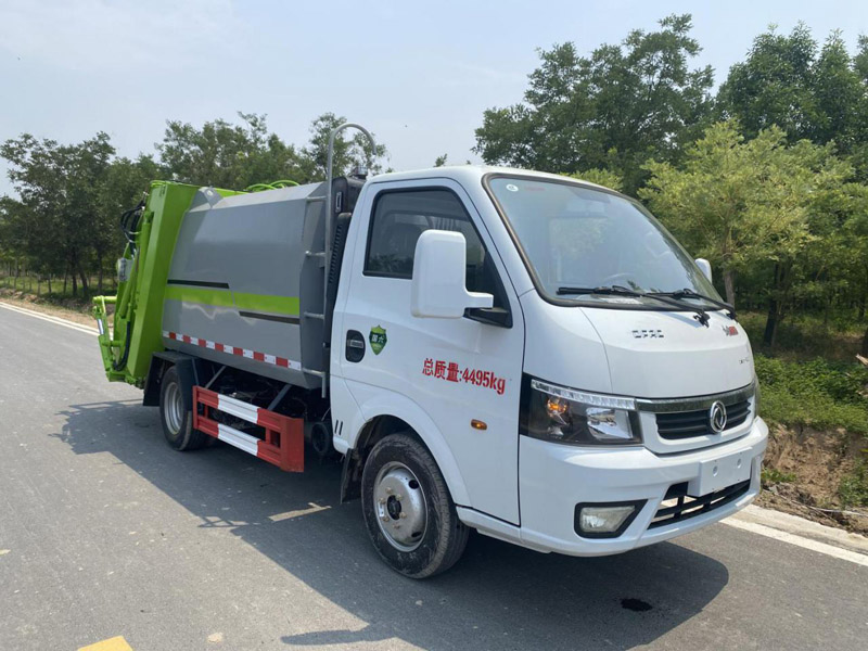 东风途逸YTH5040ZYS6EQ型压缩式垃圾车