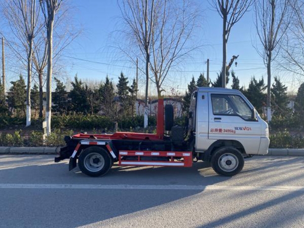福田汽油YTH5030ZXX6BJ可卸式垃圾车