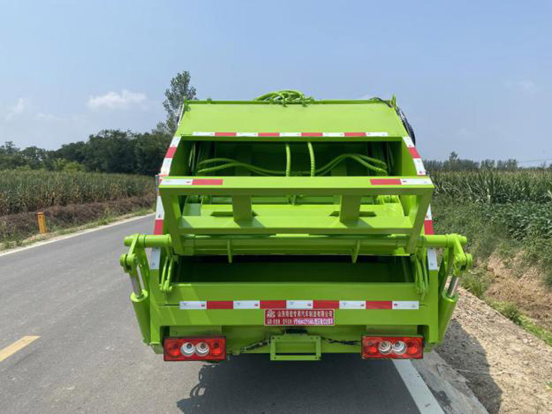 福田奥铃压缩式垃圾车
