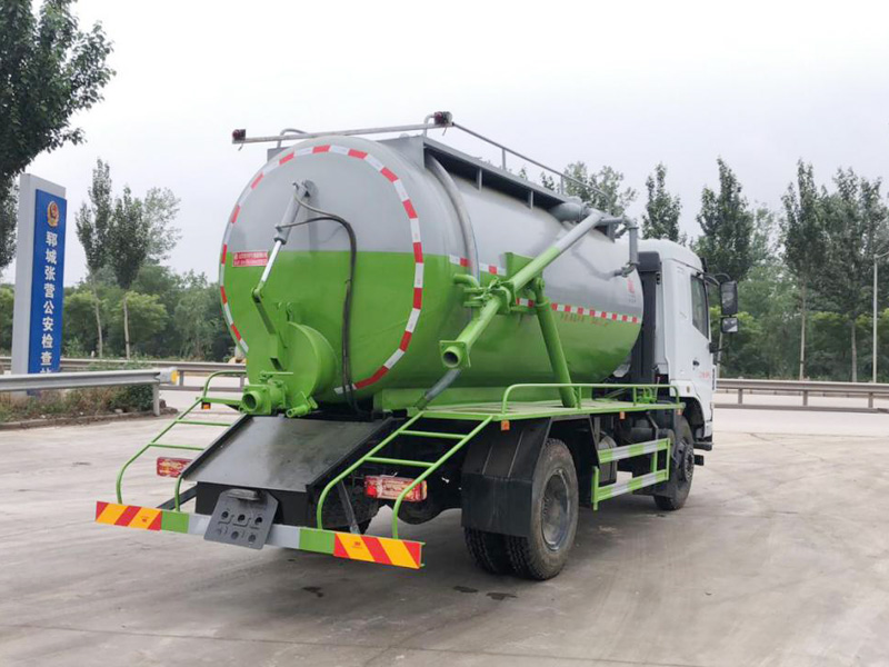 帝宏牌YTH5160GXW6EQ型吸污车